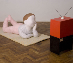 Veronika Plátková, Divák, textil, 260x62x67cm, 2008, bakalářská práce