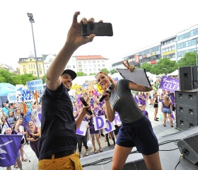 Selfie moderátorů a fanoušků