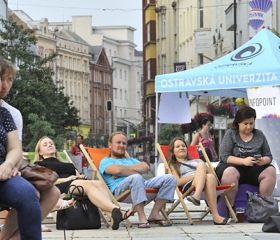 Večerní pohoda na Masarykově náměstí