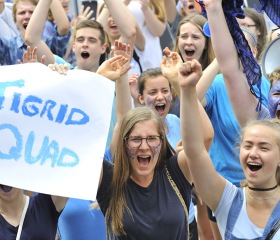 fanoušci Tigridu to na náměstí řádně rozproudili