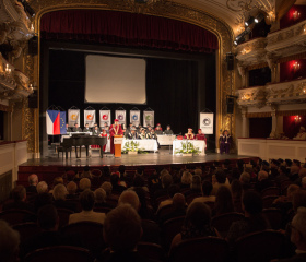 Slavnostní zasedání vědecké rady v Divadle Antonína Dvořáka 2016