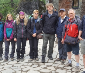 Vědecký tým mezinárodní expedice do čínského Sečuánu: Zleva: Li Miehua, Shui-Liang Guo, Lucie Fialová, Zuzana Skoupá, Halina Bednarek-Ochyra, Vítězslav Plášek, Si He, Ryszard Ochyra a Petr Pyszko.