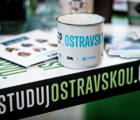 Vítězná expozice Ostravské univerzity na evropském veletrhu pomaturitního vzdělávání Gaudeamus Brno 2018 na brněnském výstavišti