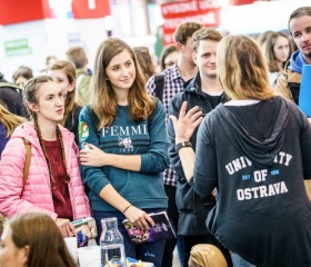 Vítězná expozice Ostravské univerzity na evropském veletrhu pomaturitního vzdělávání Gaudeamus Brno 2018 na brněnském výstavišti