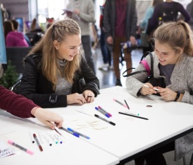 Vítězná expozice Ostravské univerzity na evropském veletrhu pomaturitního vzdělávání Gaudeamus Brno 2018 na brněnském výstavišti