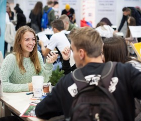 Vítězná expozice Ostravské univerzity na evropském veletrhu pomaturitního vzdělávání Gaudeamus Brno 2018 na brněnském výstavišti