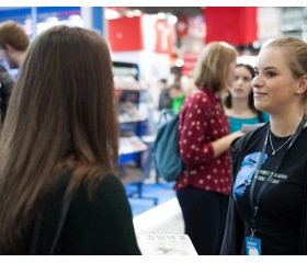 Vítězná expozice Ostravské univerzity na evropském veletrhu pomaturitního vzdělávání Gaudeamus Brno 2018 na brněnském výstavišti