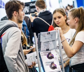 Vítězná expozice Ostravské univerzity na evropském veletrhu pomaturitního vzdělávání Gaudeamus Brno 2018 na brněnském výstavišti