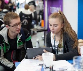 Vítězná expozice Ostravské univerzity na evropském veletrhu pomaturitního vzdělávání Gaudeamus Brno 2018 na brněnském výstavišti