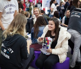 Vítězná expozice Ostravské univerzity na evropském veletrhu pomaturitního vzdělávání Gaudeamus Brno 2018 na brněnském výstavišti