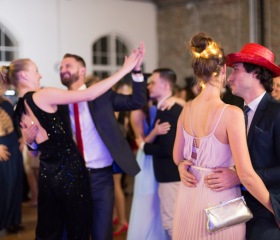 Reprezentační ples Ostravské univerzity 2019 ve Starých koupelnách (Brick House) Dolu Hlubina v Dolní oblasti Vítkovic. 