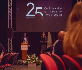 Společná večeře zaměstnanců Ostravské univerzity 2016 v Trojhalí Karolina