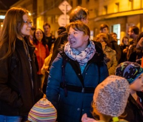 Instalaci pamětní desky událostí 17. listopadu 1939 a 1989 iniciovala Studentská komora Akademického senátu Ostravské univerzity. Slavnostní odhalení za přítomnosti veřejnosti, studentů, absolventů a zástupců OU včetně rektora Jana Laty proběhlo 17. 11. 2019 na rohu ulic Bráfova a Českobratrská v místech, kde se začala formovat ostravská studentská stávka v roce 1989.