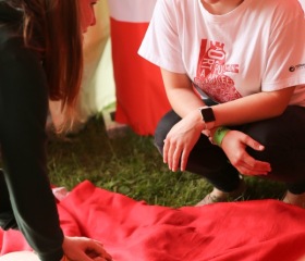 Majáles Ostrava je největší studentskou akcí v Ostravě a je jedním z posledních majálesů, který organizují opravdu studenti. Ostravská univerzita je stálým partnerem této studentské akce a každoročně se na něm podílí také svou chill-out zónou se skvělou atmosférou a vždy něčím navíc – v roce 2019 to byl třeba zábavně-poučný stánek mediků z naší Lékařské fakulty IFMSA – International Federation of Medical Students Associations (Mezinárodní federace asociací studentů medicíny) a náborové místo potenciálních dárců kostní dřeně ve spolupráci s ALMA MATER Bohumín.