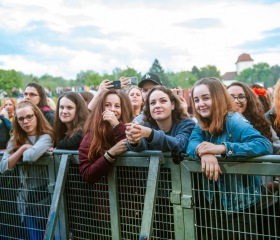 Majáles Ostrava je největší studentskou akcí v Ostravě a je jedním z posledních majálesů, který organizují opravdu studenti. Ostravská univerzita je stálým partnerem této studentské akce a každoročně se na něm podílí také svou chill-out zónou se skvělou atmosférou a vždy něčím navíc – v roce 2019 to byl třeba zábavně-poučný stánek mediků z naší Lékařské fakulty IFMSA – International Federation of Medical Students Associations (Mezinárodní federace asociací studentů medicíny) a náborové místo potenciálních dárců kostní dřeně ve spolupráci s ALMA MATER Bohumín.