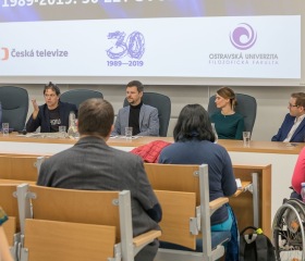 Panelová diskuze se zástupci České televize se uskutečnila na půdě Filozofické fakulty Ostravské univerzity 5. listopadu 2019 v rámci připomenutí 30 let svobody a demokracie. Autor fotografií: Rostislav Šimek