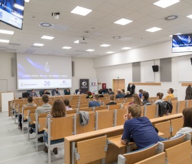 Panelová diskuze se zástupci České televize se uskutečnila na půdě Filozofické fakulty Ostravské univerzity 5. listopadu 2019 v rámci připomenutí 30 let svobody a demokracie. Autor fotografií: Rostislav Šimek