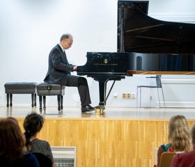 Klavírní koncert k poctě Rudolfa BernatíkaAutor: Martin Kopáček