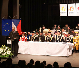 Slavnostní zasedání Vědecké rady OU 11. 10. 2021 v porubském DK Poklad, které bylo již tradičně spojeno s promocemi absolventek a absolventů doktorského studia.