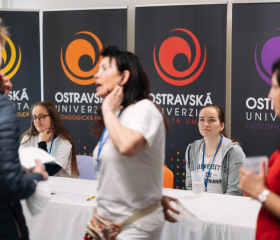 Kariérní festival Ostravské univerzity Za kariérOU 2022 se konal 6. dubna v budově Přírodovědecké fakulty OU na Slezské Ostravě.Autor: Filip Zvěřina