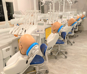 FOTO: Lékařská fakulta Ostravské univerzity aktuálně dokončuje výukové prostory pro budoucí studenty stomatologie. (Zdroj: KaVo Dental CZ s.r.o.)