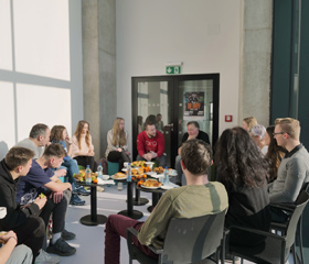 Snídaně s děkanem poprvé na City Campusu