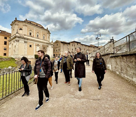 Katedra výtvarné výchovy realizovala výuku dějin umění v Římě