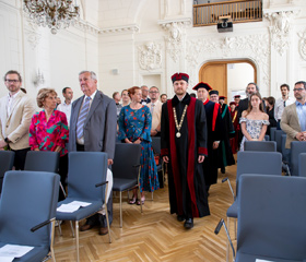 Inaugurace děkanky Přírodovědecké fakulty OU