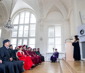 Inaugurace děkanky Přírodovědecké fakulty OU