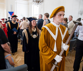 Inaugurace děkanky Přírodovědecké fakulty OU