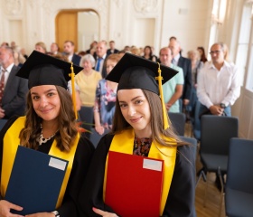 Promoce Fakulty sociálních studií OU