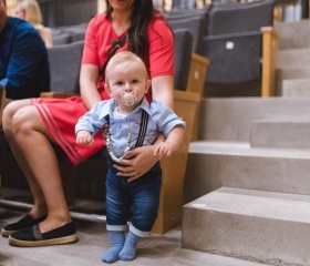 Slavnostní zasedání Vědecké rady Ostravské univerzity se 12. října 2023 uskutečnilo v Komorním sále Fakulty umění OU. Již tradičně bylo spojeno s promocemi absolventů doktorského studia, jmenováním nových docentů a udílením čestných titulů. Novými emeritními profesory se stali prof. Svatava Urbanová a prof. Lumír Dokoupil.Autor: Vašek Čajka