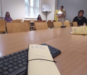 Kulaté stoly pro pedagogické poradce