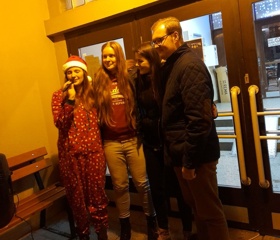 Dne 4. prosince 2023 proběhlo ve spolupráci se studentským klubem Ačko rozsvícení Vánočního stromu před VŠ kolejemi J. Opletala.
