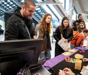 Kariérní festival Ostravské univerzity „Za kariérOU“ 24. dubna 2024 v City Campusu OU na Černé louceAutor: Jana Greplová