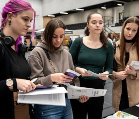 Kariérní festival Ostravské univerzity „Za kariérOU“ 24. dubna 2024 v City Campusu OU na Černé louceAutor: Jana Greplová