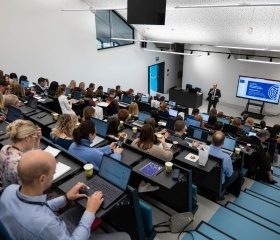 Konference RONALDO+ 18. a 19. dubna v City Campusu OU: setkání projektových manažerů a manažerek veřejných vysokých škol z celé České republiky. Organizovalo Centrum pro rozvoj a inovace Ostravské univerzity, které v roce 2017 s nápadem na vytvoření této platformy přišlo.Autor: Petra Pokorná