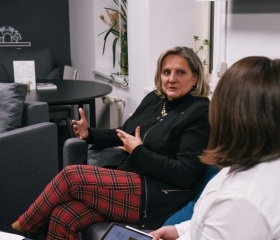 Ženy, dívky, věda a současnost. Promítání filmu Vědkyně vs. Věda a debata s doc. Lenkou Krhutovou, Dr. Hanou Šikutovou a Dr. Karlem Pavlicou při příležitosti Mezinárodního dne žen a dívek ve vědě na Ostravské univerzitě 13. února 2024 Autor: Jana Greplová