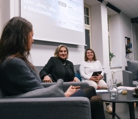 Ženy, dívky, věda a současnost. Promítání filmu Vědkyně vs. Věda a debata s doc. Lenkou Krhutovou, Dr. Hanou Šikutovou a Dr. Karlem Pavlicou při příležitosti Mezinárodního dne žen a dívek ve vědě na Ostravské univerzitě 13. února 2024 Autor: Jana Greplová