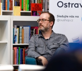 Dějiny lidí: beseda o knize s autorem Martinem Rychlíkem v OUshopu Ostravské univerzity. Kniha oceněná cenou Magnesia Litera vznikla ve spolupráci s Nakladatelstvím Academia.Autor: Tamara Masnicová