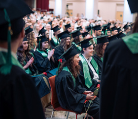 Promoce bakalářských a magisterských absolventek a absolventů Ostravské univerzity v červnu 2024Autor: Marek Stratil