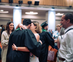 Promoce bakalářských a magisterských absolventek a absolventů Ostravské univerzity v červnu 2024Autor: Marek Stratil
