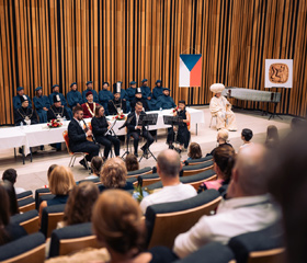Promoce bakalářských a magisterských absolventek a absolventů Ostravské univerzity v červnu 2024Autor: Marek Stratil