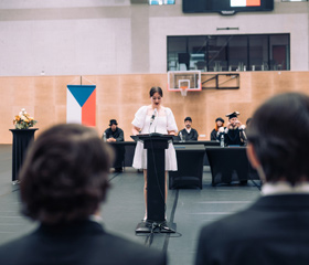 Promoce bakalářských a magisterských absolventek a absolventů Ostravské univerzity v červnu 2024Autor: Marek Stratil