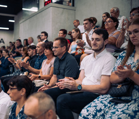 Promoce bakalářských a magisterských absolventek a absolventů Ostravské univerzity v červnu 2024Autor: Marek Stratil