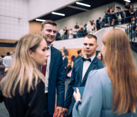 Promoce bakalářských a magisterských absolventek a absolventů Ostravské univerzity v červnu 2024Autor: Marek Stratil
