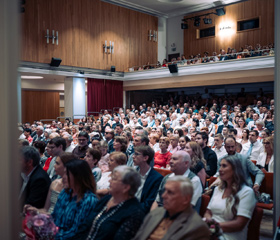 Promoce bakalářských a magisterských absolventek a absolventů Ostravské univerzity v červnu 2024Autor: Marek Stratil