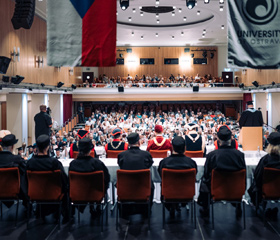 Promoce bakalářských a magisterských absolventek a absolventů Ostravské univerzity v červnu 2024Autor: Marek Stratil