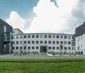 Fotografie budov LF OU k volnému použití