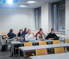 Fotografie z výuky na LF OU k volnému použití